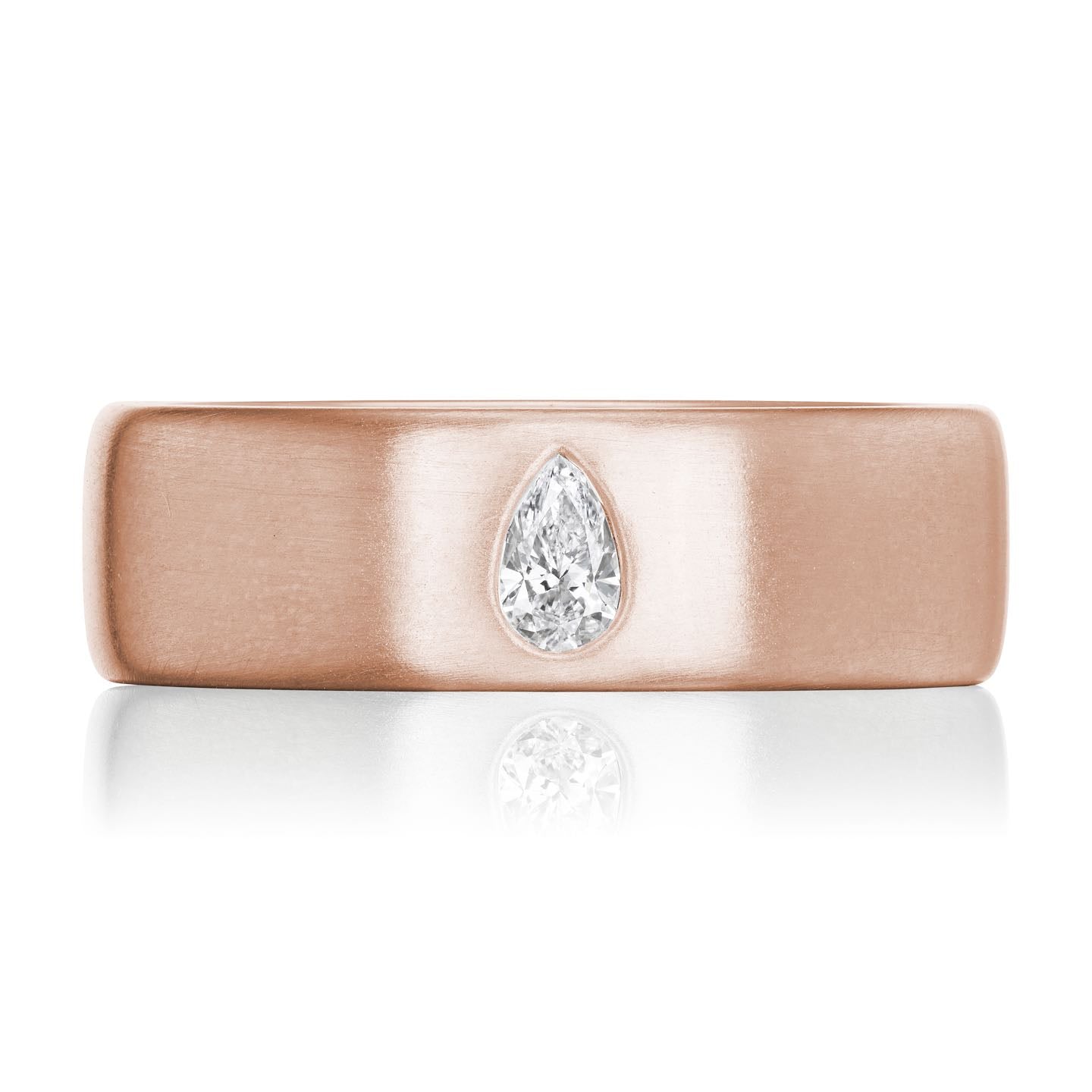 ・RIVER・7mm Wide Band, Pear Diamond
