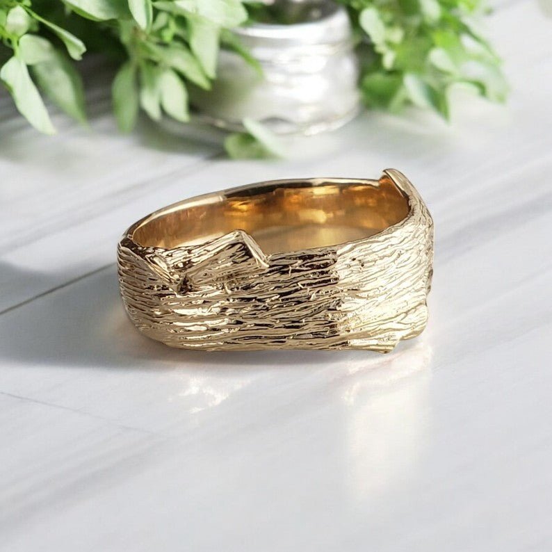 Wood Texture Branch Wedding Band in Solid Gold