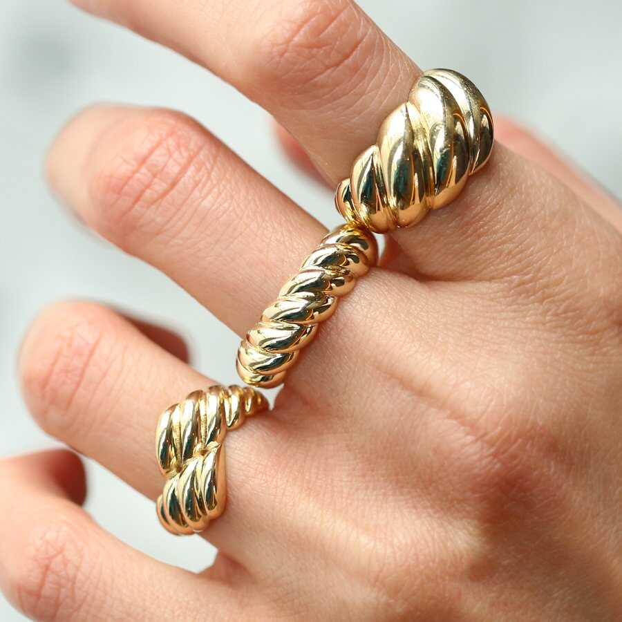 14k Gold Croissant Ring