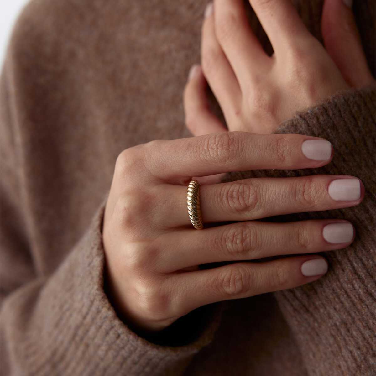 14k Gold Croissant Ring