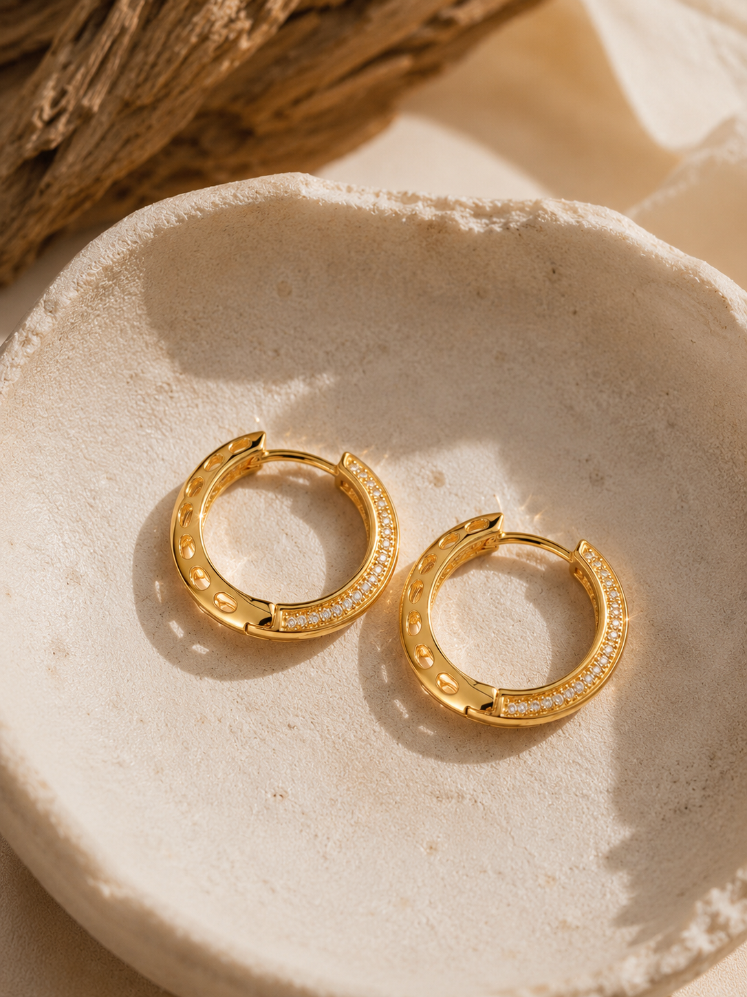 Créoles Rive Gauche | Zirconium Pavé & Or 18k – Univers Parisienne Chic
