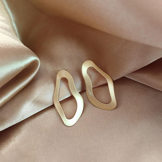 Lrregular oval earrings