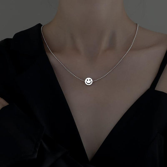 Simple smiley necklace
