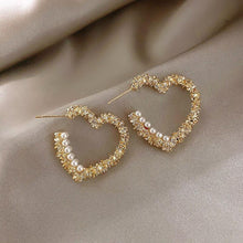 Load image into Gallery viewer, OPEN HEART PEARL EARRINGS
